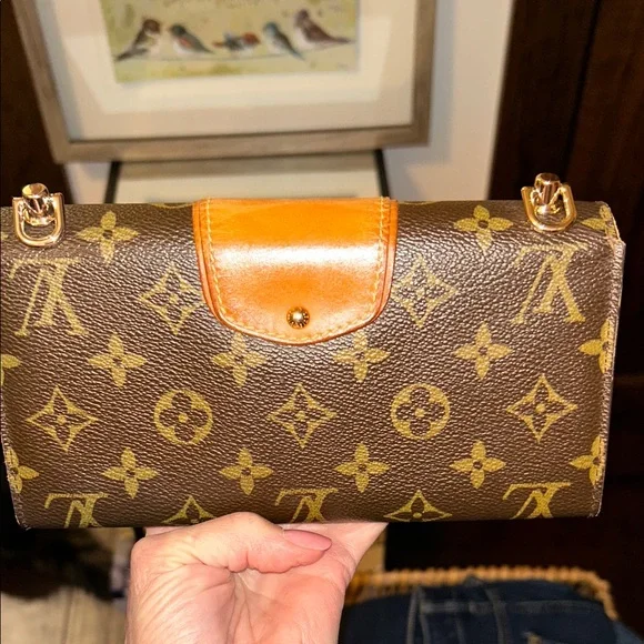 Louis Vuitton Brown and Tan Monogram Wallet - Picture 15 of 16